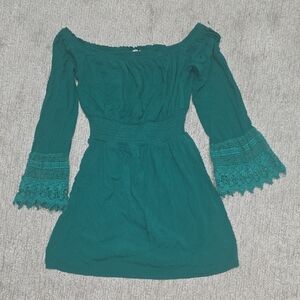 Green Off-Shoulder Mini Dress with Lace Sleeves
